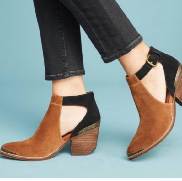 Jeffrey Campbell Shoes - JEFFREY CAMPBELL WOODRUFF CUTOUT ANKLE BOOTS SZ 7.5